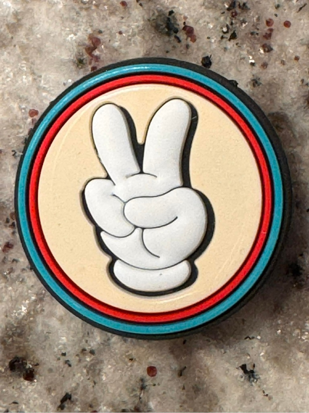 CROCS 3pc Disney Minnie & Daisy Jibbitz Charms - CROCS shoe charm - Picture 6 of 7